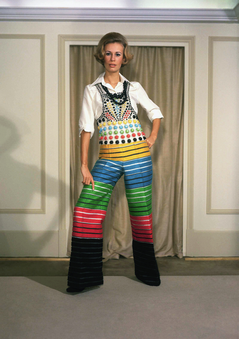 Illustration for article titled These 1960 Models Say You Need to Wear Brighter Colors for WinterÂ